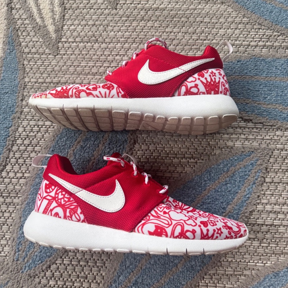 Nike Roshe‎ One Print GS Valentines Day Athletic Sneaker Youth Size 5.5Y